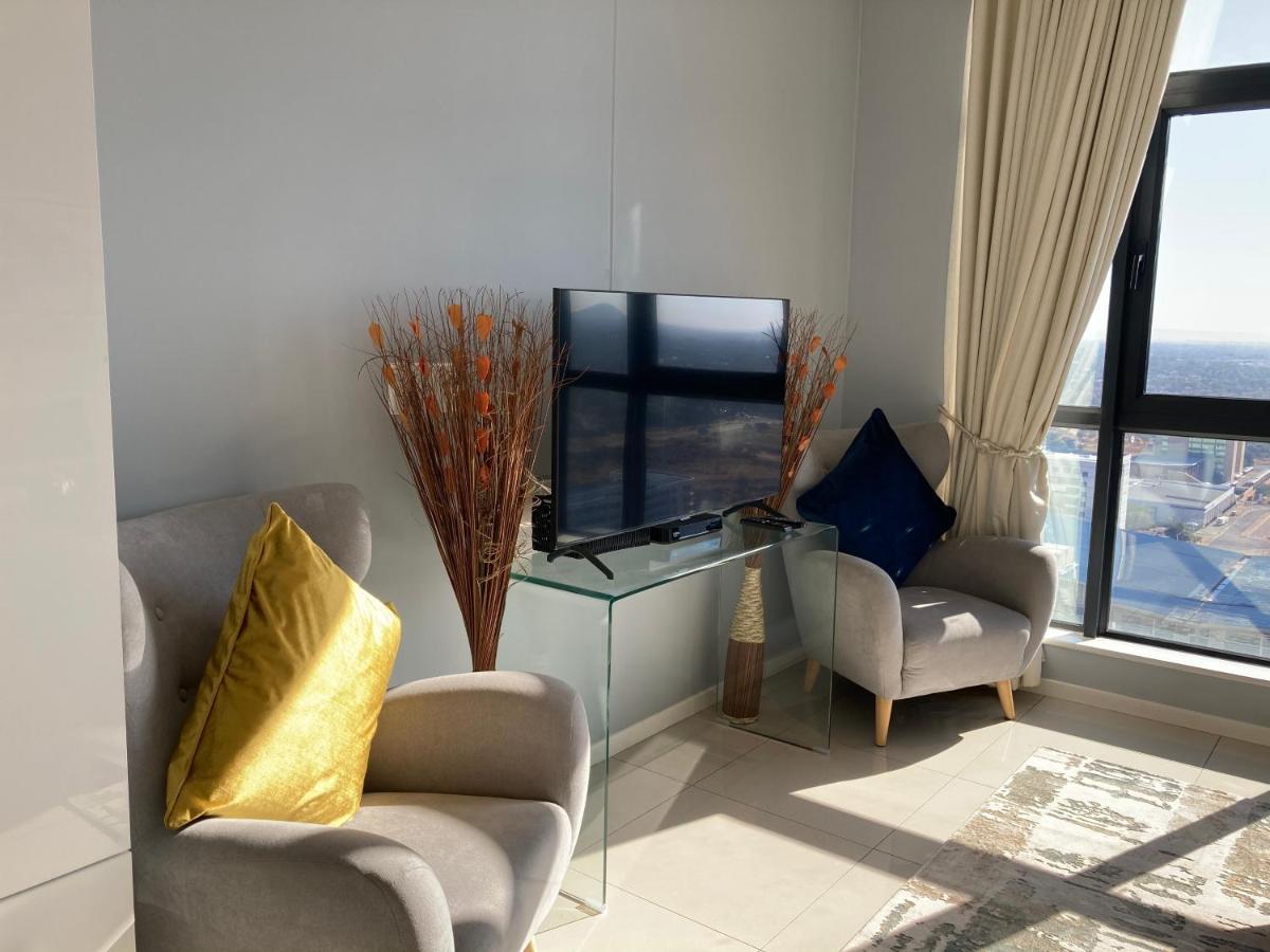 Urban Awe Apartment Gaborone Bagian luar foto